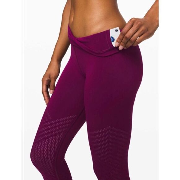 Lululemon reveal tight mesh stripes in the color marvel - Picture 2 of 9